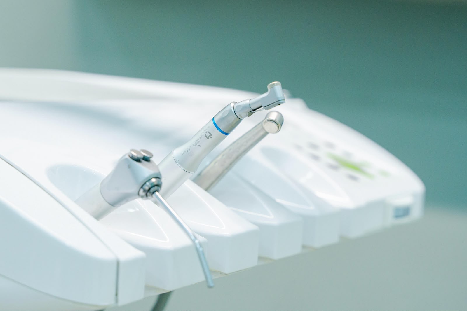 Instrumental dental de última generación en la clínica